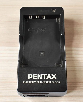 Genuine Pentax D-BC7 Digital Camera Battery Charger - Image 1 of 2