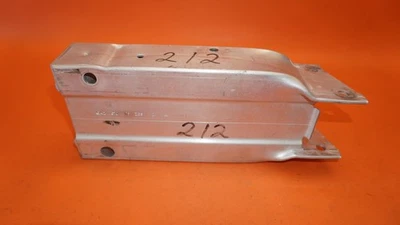 SOPORTE REFUERZO DELANTERO IZQUIERDO MERCEDES BENZ CLS550 2012 2013 2014 2015 2016 Foto 1 de 4