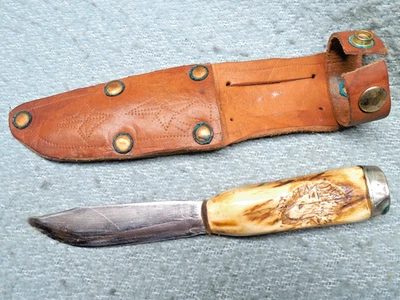 Охотничий нож ручной работы без указания бренда с кожаными ножнами и ручкой с волчьей головой - Изображение 1 из 4