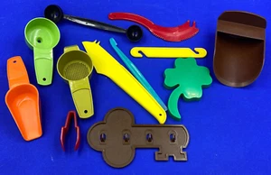 Vintage 12 Pc Tupperware Hostess Party Favors Giveaways Gadget Lot - Picture 1 of 5