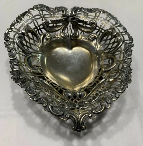 1890s English Sterling Silver Bowl W. Comyns & Sons London Footed Heart Shape Cover