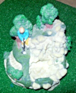 Golf Music Box With a Golfer Putting Plays You Are My Sunshine - Picture 1 of 6