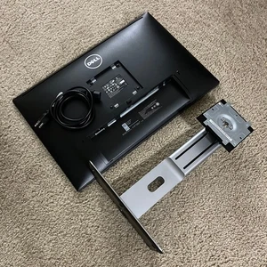 Dell UltraSharp U2415 24” 16:10 LED Monitor - Picture 1 of 6