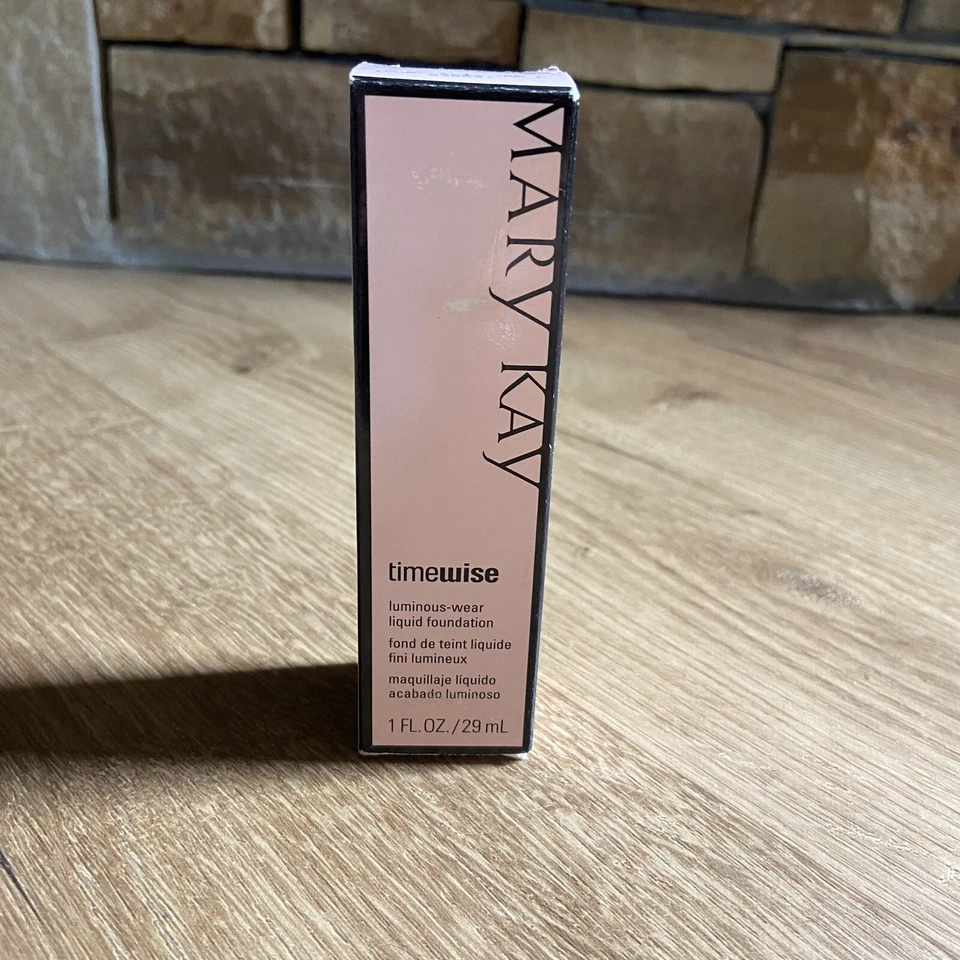 Mary Kay TimeWise Luminous Wear Liquid Foundation Discontinued 038697 Ivory 2 - Image 1 of 4