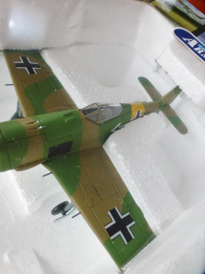 FRANKLIN MINT ARMOUR FW-190 FOCKE-WULF LUFTWAFFE JG 54 ANTON MADER 1/48 G11E401 - Image 1 of 4