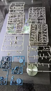 REPUESTOS DE REPUESTO Warhammer 40k Tyranid Termagant, Genestealer y Carnifex en Sprue - Imagen 1 de 14