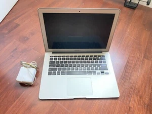 Apple MacBook Air 2017 13-inch Silver, 8GHz (8GB RAM, 128GB) - DOES NOT POWER ON - Picture 1 of 5