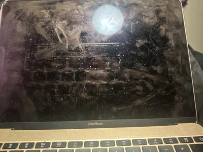 MACBOOK - Image 1 of 4