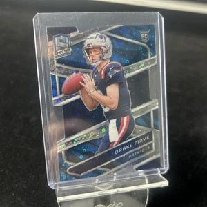 2024 Panini Spectra - Drake Maye #3 Blu Neon Prizm Die-Cut /50 (RC) - Foto 1 di 2