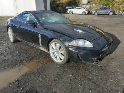 Jaguar XK150 LR 2009 brazo de control inferior/brazo de arrastre C2Z31679 Foto 1 de 4