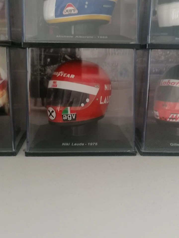 Caschi piloti  Ferrari NIKI LAUDA 1977 1:5, nuovo in teca Centauria ediz. - Immagine 1 di 1