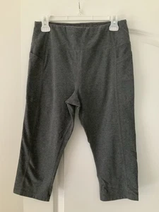 ATHLETIC WORKS graue Capri-Yogahose mittlere Leibhöhe mit Taschen Damengröße Large - Bild 1 von 3