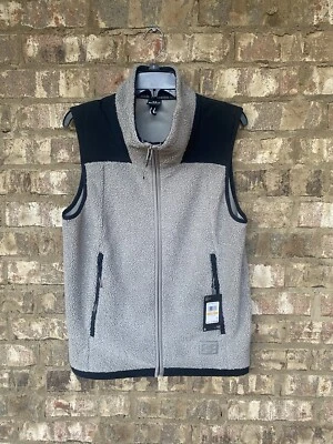Under Armour Mens NWT  Textured Boucle Mission Vest  Size Medium Gray/Black - Image 1 of 2