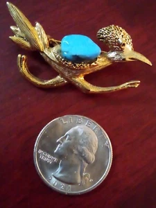 Broche corredor de carretera vintage tono dorado prendedor azul apedreado correr pájaro bufanda prendedor - Imagen 1 de 2