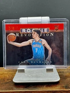 2022-23 Panini Select Basketball Rookie Revolution #18 (Red Prizm) CHET HOLMGREN - Picture 1 of 2