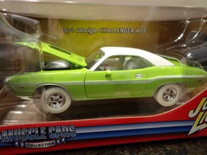 WHITE LIGHTNING 1970 DODGE CHALLENGER R/T    JOHNNY LIGHTNING MUSCLE CARS   1:24 - Picture 1 of 8