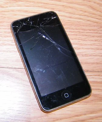 *FOR PARTS* Genuine Apple (A1288) Black 8GB 2nd Generation iPod Touch **READ**  - Image 1 of 4