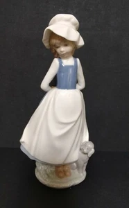 LLADRO Nao Daisa 1983 The Place Girl With Poodle At Her Feet 6-420 - Picture 1 of 8