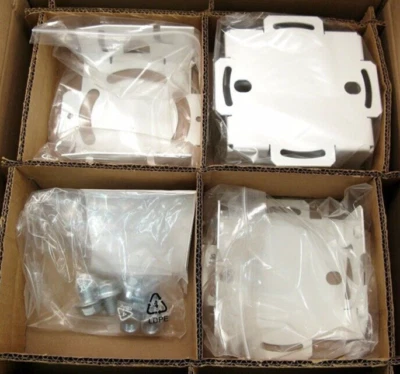 Extreme Networks KT-147407-01 Altitude Mounting Bracket for Wireless Access Poin - Image 1 of 4
