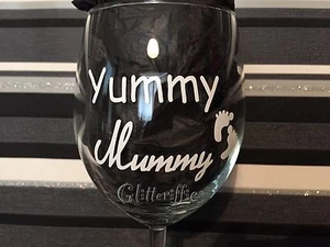 X2 Hágalo usted mismo Delicioso Mummy Baby Shower Calcomanía de vinilo Pegatina Brillo Vaso de vino Regalo - Imagen 1 de 2