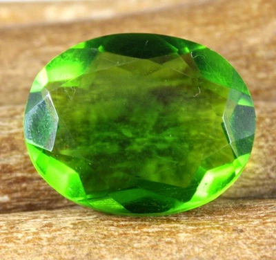 Brasilianischer Olivgrün Peridot 33.50 Karat Ovaler Edelstein Zertifiziert T8951 - Bild 1 von 4
