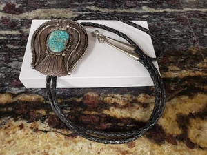 VINTAGE NATIVE AMERICAN STERLING SILVER TURQUOISE NAVAJO BOLO TIE - 3'' X 3'' - Bild 1 von 8