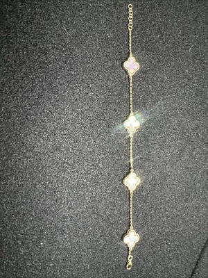 Motive Mother of Pearl - Image 1 of 2