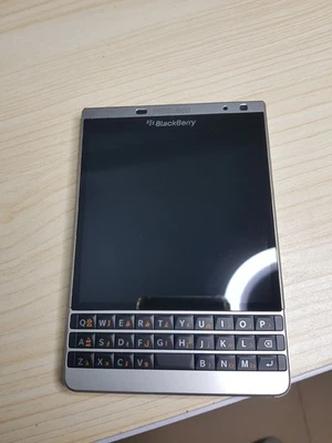 Raro BLACKBERRY PASSPORT Q30 - 32 GB Edición Plateada, Desbloqueado de fábrica Foto 1 de 4