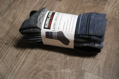 Paquete de 4 calcetines Kirkland Signature de lana merino azules para dama Foto 1 de 4