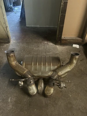 Escape Lamborghini Aventador de fábrica OEM Stock Foto 1 de 3