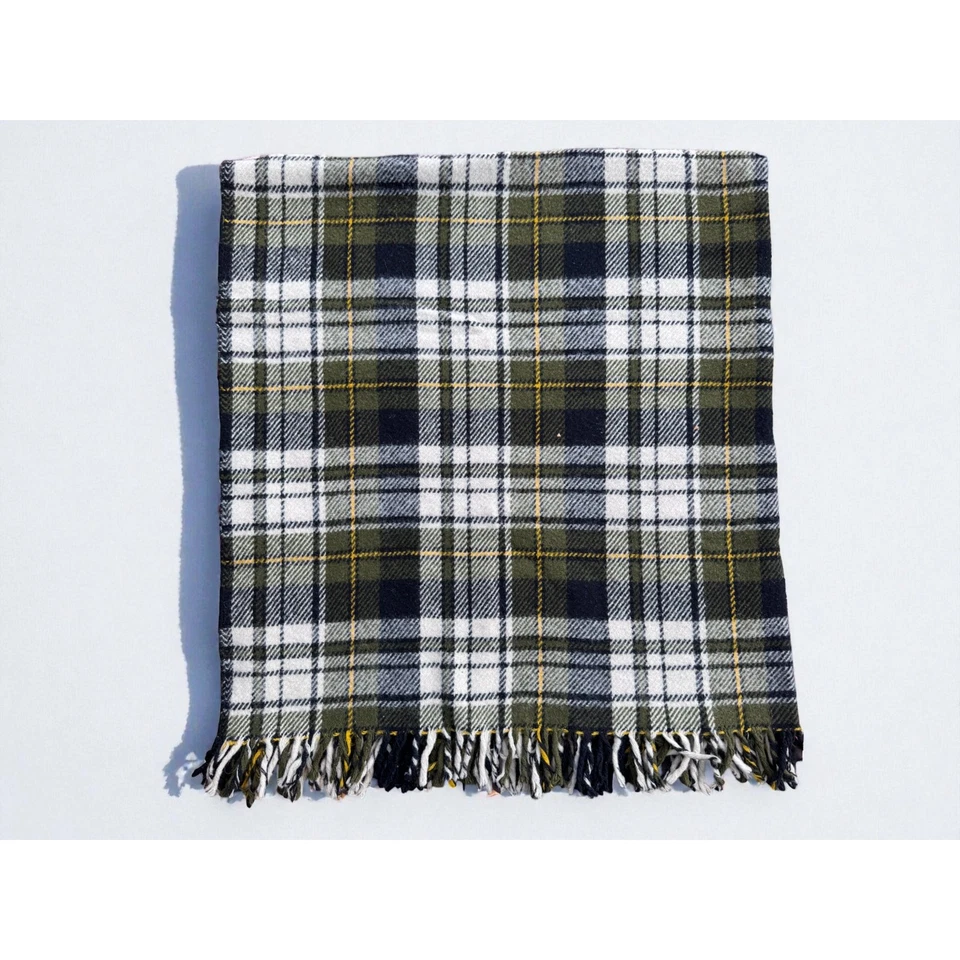 "Paquete de bata vintage Faribo pelusa telar verde marfil flecos tiro de estadio 56""x66" Foto 1 de 4