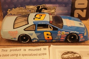 ACTION XTREME 1989 TUNDERBIRD STROH'S LIGHT #6 MARK MARTIN WITH BASE 1/24 (READ) - Picture 1 of 13