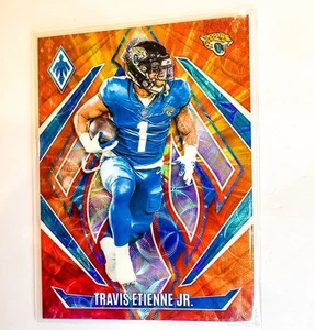 π₯ Travis Etienne Jr. 2024 Phoenix Red /350 #133 Jaguars SP Panini π₯ - Foto 1 di 3