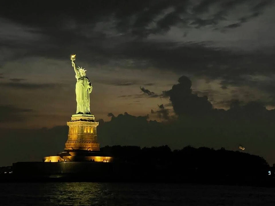 Foto/Imagen/Fondo de pantalla/ARTE DIGITAL - Estatua de la Libertad Puerto de la Ciudad de Nueva York EE. UU. Foto 1 de 1