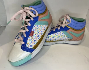Love Pastry's Women's Shoes size 9 high tops Dance Hiphop Blue Green Pink Kisses - Picture 1 of 24