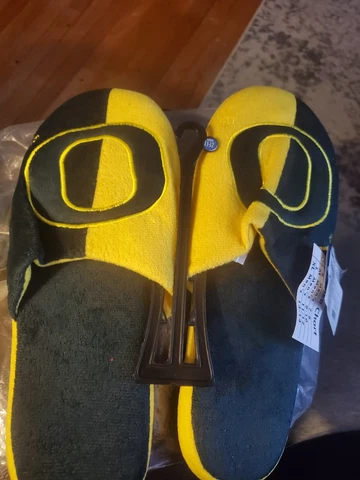OREGON DUCKS - NCAA MENS MEMORY FOAM SLIDES/ SLIPPERS SIZE 11-12 NWT- BY FOCO Cover