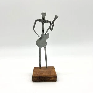 Scultura chitarra vintage MCM artigianale metallo arte popolare base legno - Foto 1 di 9