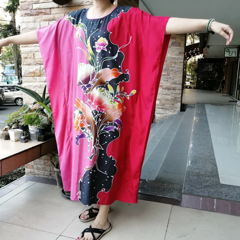 Pijama Seda Batik Conjunto Negro Rosa Ala de Noche Hecho a Mano Arte Dalah Flora Colorido Foto 1 de 4