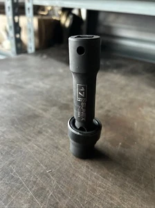 (B) New Old Stock Sunex 217ZUMDL 1/2" Drive 12 Point 17mm Driveline Socket - Picture 1 of 6