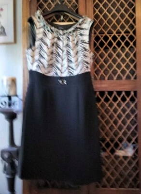 VESTIDO TAHARI ARTHUR S FORRADO LEVINE SIN MANGAS Negro Marfil Blanco 14 Cinturón Usado en Excelente Condición Foto 1 de 4