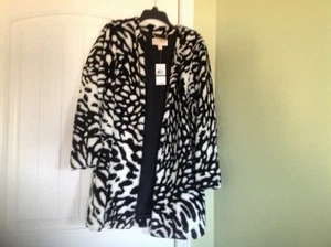 Michael Kors Zebradruck Kunstfelljacke, Gr. XS, weiß/schwarz, 100 % Modacryl - Bild 1 von 4