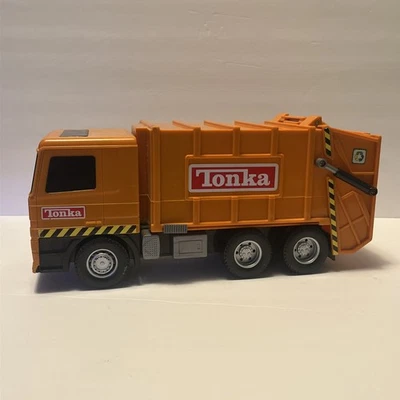 2002 Tonka Funrise Toy Trash Truck Lights Horn Sounds Sanitation Work Recycling - Image 1 of 4