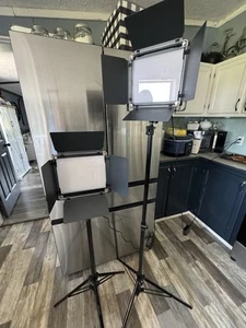 Neewer 2 Pack Video 660 LED Bi-color Light And Stand Kit - Picture 1 of 10