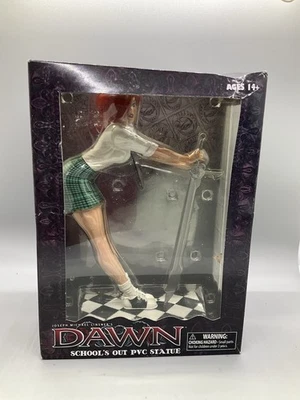 Статуэтка из ПВХ Joseph Michael Linsers DAWN Schools Out 2009 зеленая - Изображение 1 из 4