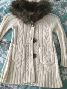 Gap kids girls S 4/5 off white fur trimmed hooded cable-knit sweater - Picture 1 of 4