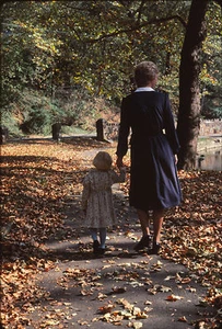 KODACHROME COLOR SLIDE - CHILDREN - 1982 - ONE OF A KIND - LOOK - Picture 1 of 1