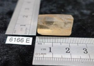 CITRINE NATURELLE non chauffée transparente de Madagascar 4,8gr baton brut - Picture 1 of 5