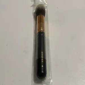 MORPHE R3 Precision Pointed Contour Brush Brand New In Package FREE SHIPPING!! - Picture 1 of 3