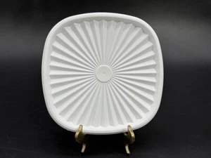 Vintage TUPPERWARE White Servalier Replacement Lid #839 FOR 7" Bowl #838 - Picture 1 of 3