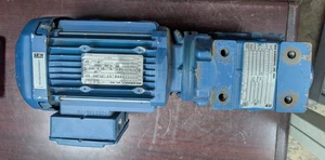 🤪 SEW EURODRIVE 1 HP GEAR MOTOR 230YY/460Y 2.9/1.44 AMP 1740 RPM DRE80M4DH - Picture 1 of 7